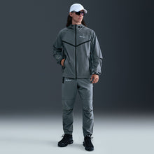 Load image into Gallery viewer, Nike Men's FC Barcelona 25/26 Windrunner Jacket