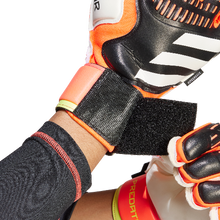 Load image into Gallery viewer, Predator Match Fingersave Goalkeeper Gloves