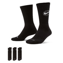 Load image into Gallery viewer, Nike Everyday Crew Basketball Socks (3 pairs)