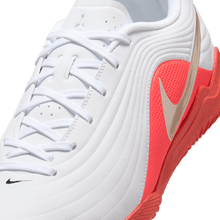 Load image into Gallery viewer, Nike Tiempo Maestro Club IC
